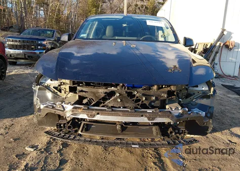 2026 Tesla Model Y Long Range Dual Motor All-Wheel Drive z USA, uszkodzony, nr VIN 7SAYGDED9TA418273